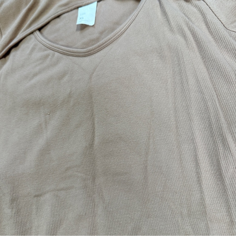 Fabletics Women’s Finely Cutout Seamless Bodysuit Ribbed Shortsleeve Desert XL - Picture 14 of 15